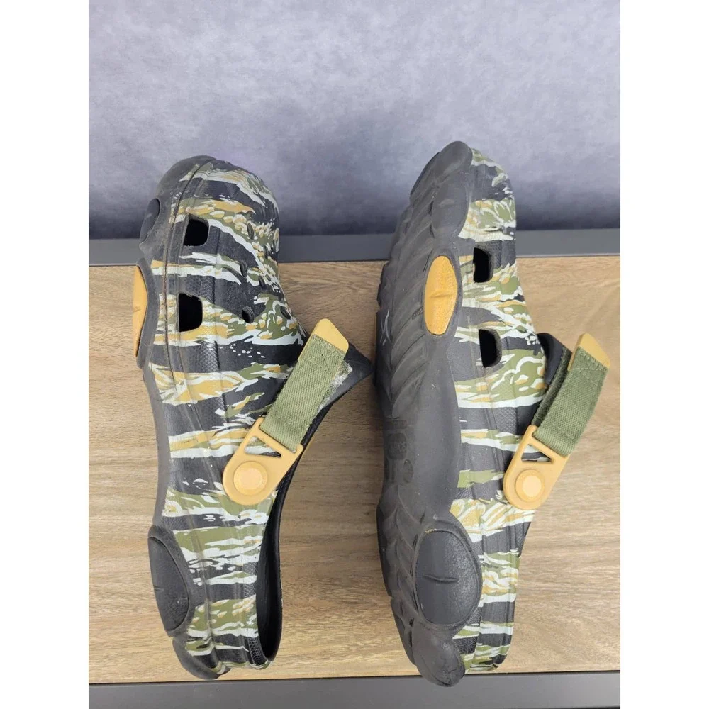 Crocs Classic‎ Camouflage Clog Sandals Green Tan Black
